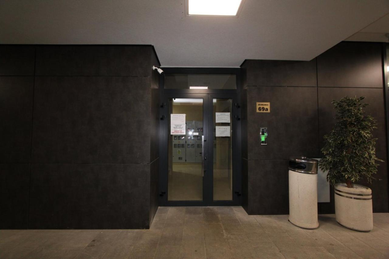 Downtown Apartment Banja Luka Exteriör bild